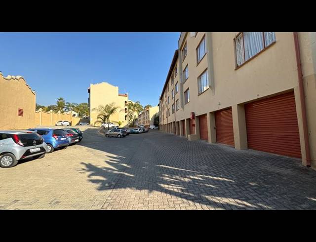 2 BEDROOM APARTMENT FOR SALE IN HELDERKRUIN